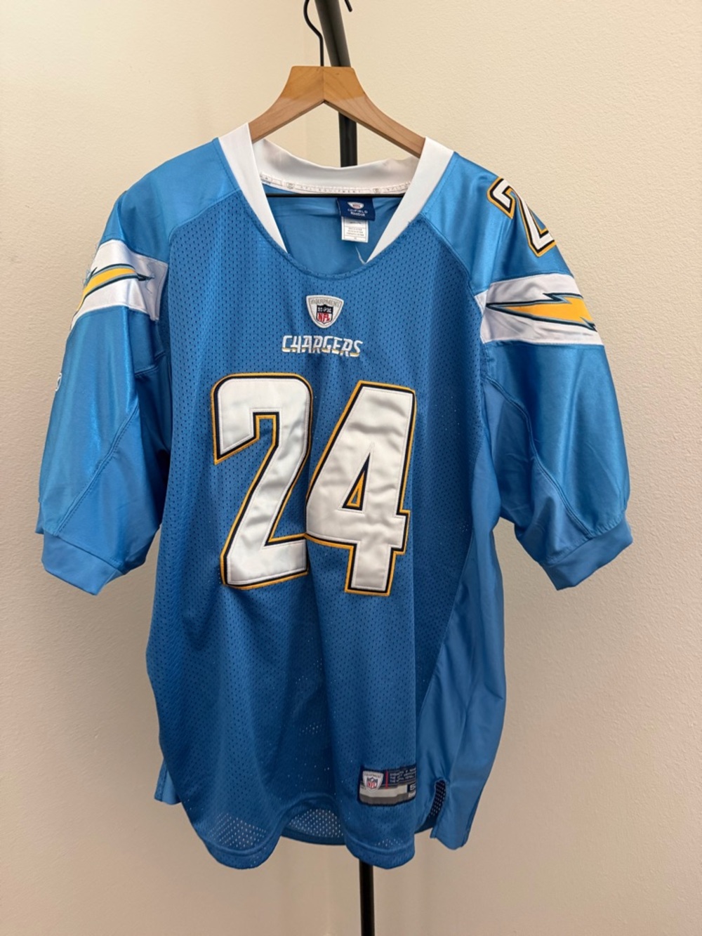 #24 Light Blue Men's Football Jersey chargers Mathew’s on the field - Picture 3 of 5
